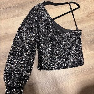 Francesca's Collections Black Sequin One-Shoulder Crop Top